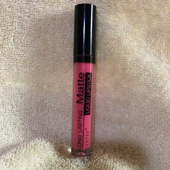 Santee matte liqutd lipstick - Picture 2 of 3